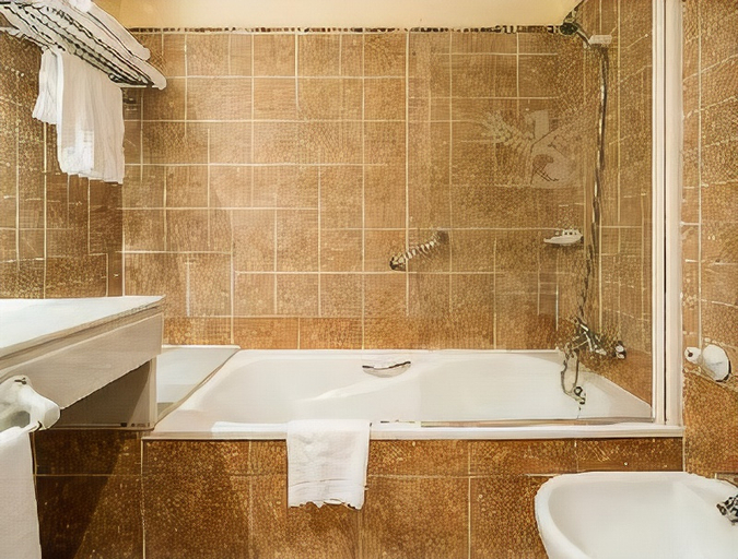 Bathroom 5, Ilunion Sancti Petri, Cádiz