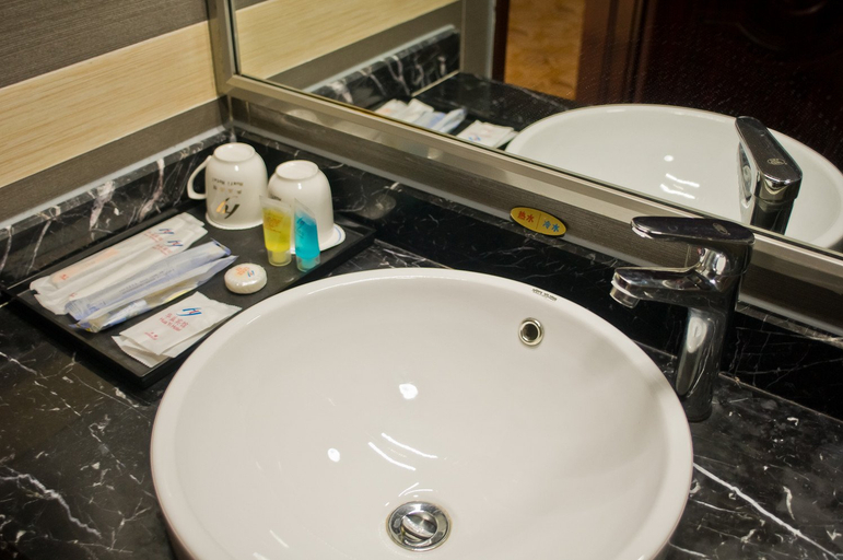Bathroom 2, Junyi Hotel (Meizhou People's Square), Meizhou