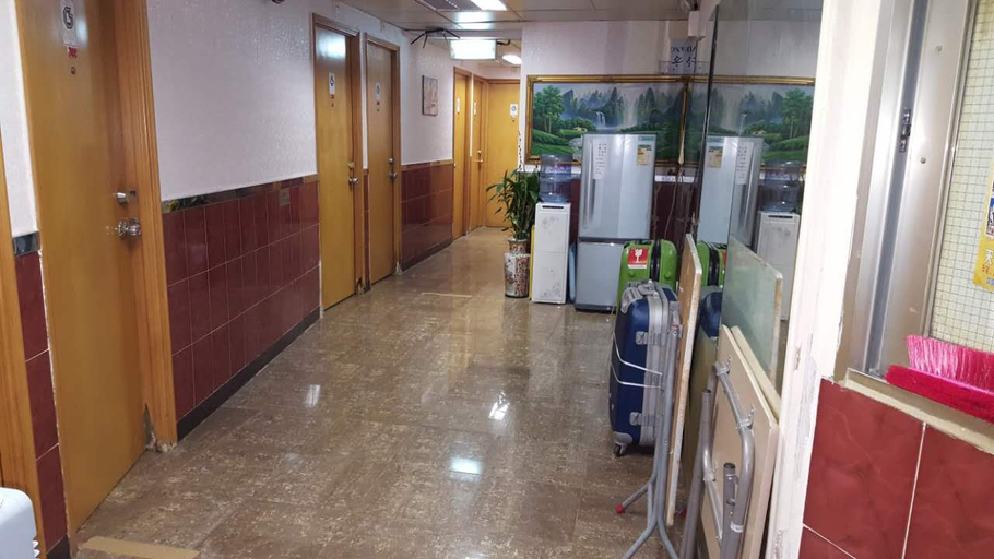Others 3, Qian Yue Inn, Kowloon