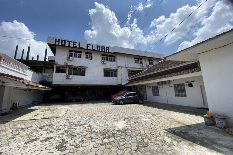Exterior 4, Hotel O near RS Awal Bros Sudirman, Pekanbaru