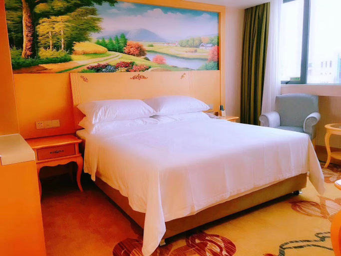 Bedroom, Vienna Hotel (Bolo West Bus Station), Huizhou