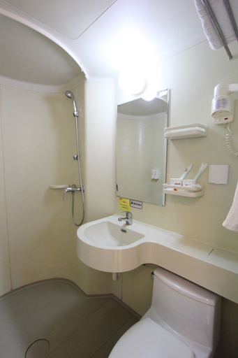 Bathroom 2, Yiju Hotel (Qingzhou Tuoshan Middle Road Parkson Life Plaza), Weifang