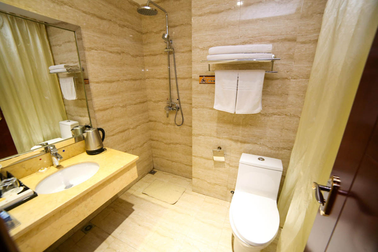 Bathroom 5, Dongcheng International Hotel (Jingmen Moon Lake), Jingmen