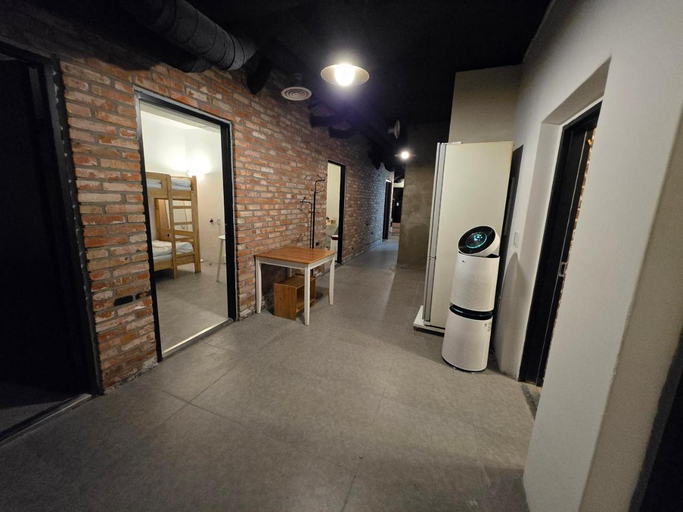 Others 5, JK House, Seodaemun