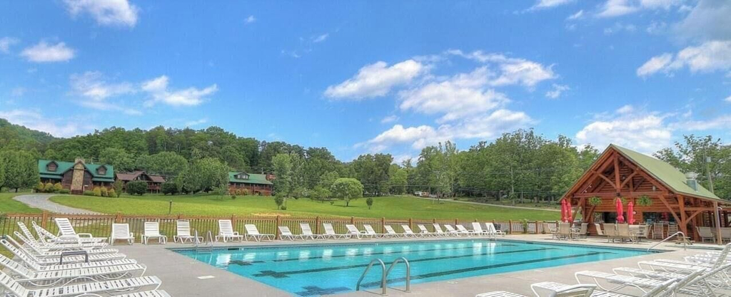 Pool 4, Pearl's Mountain Retreat 3 Bedroom Cabin, Sevier
