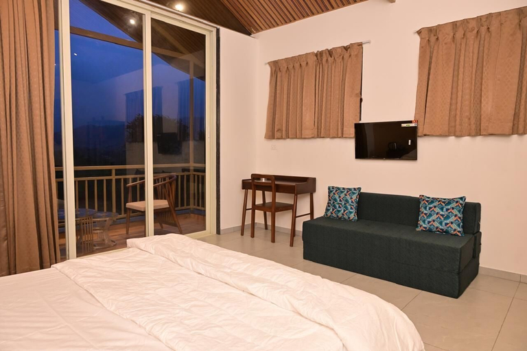 Room 1, MAITHILI AGRO TOURISM, Pune