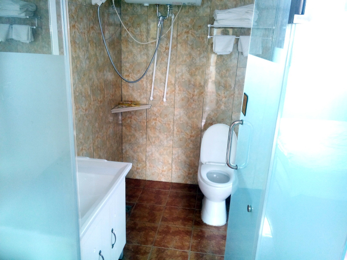 Bathroom, Jinghechun Hotel, Qingdao