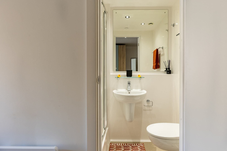 Bathroom 5, Student Only Centre Court, Nottingham