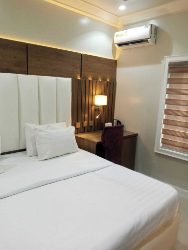 Bedroom 2, 144 스위트 럭셔리 호텔, Yenegoa
