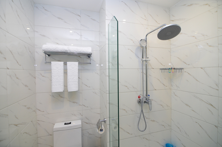 Bathroom, Jun'an Hotel, Luoyang