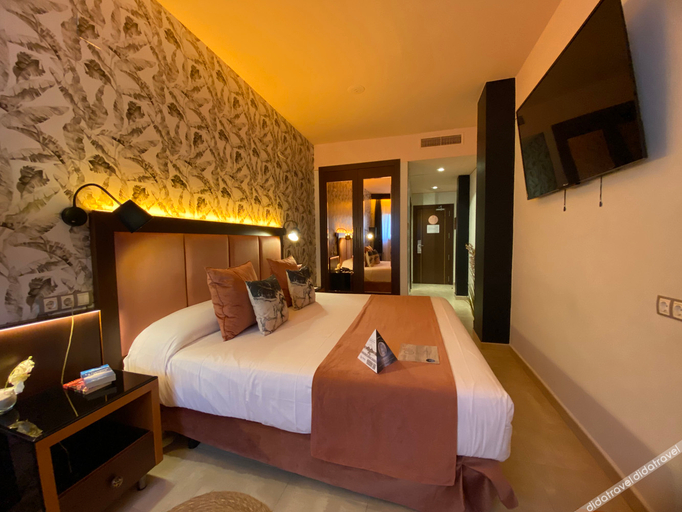Bedroom 3, ON ALETA ROOM designed for adults, Granada
