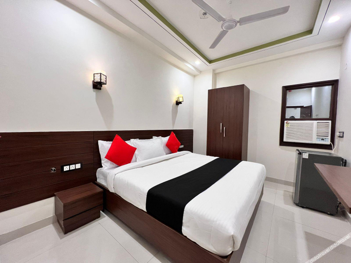 Bedroom, HR Grand Hotel, Delhi