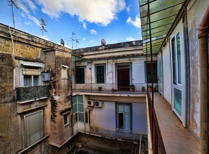 Exterior & Views 2, Sciuscià beb spaccanapoli, Napoli