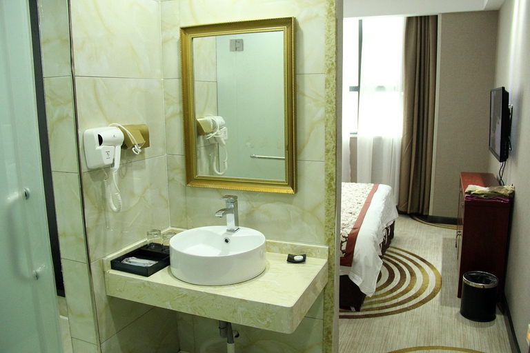 Bathroom 3, ibis Styles Kaifeng Drum Tower, Kaifeng