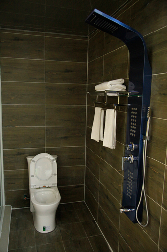 Bathroom, Lincang Yihai Hotel, Dali Bai