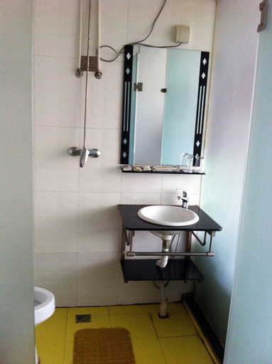 Bathroom 3, Xana Hotelle Tangshan North Railway Station, Tangshan