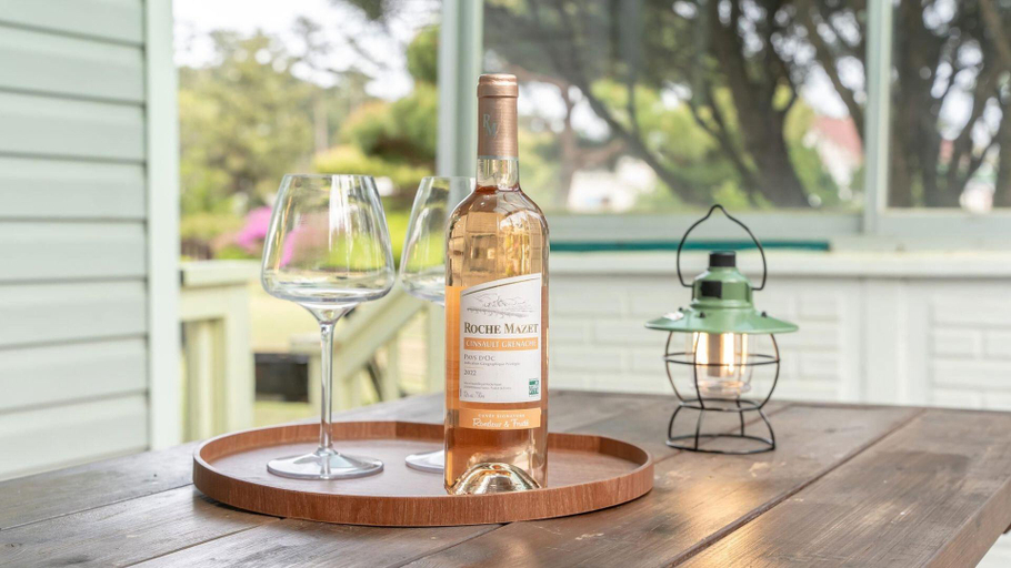 Food & Drinks, Taean Mongsanpo and the Sea Pension, Taean