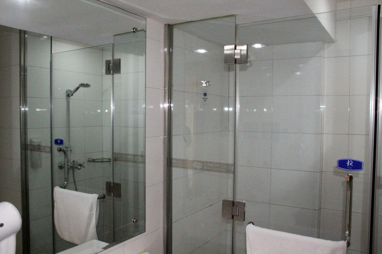Bathroom, HanTing Hotel (Harbin Central Avenue Pedestrian Street), Harbin