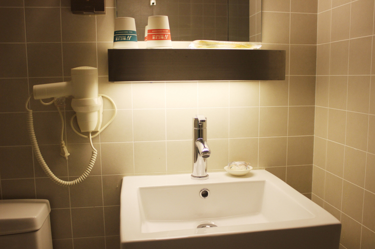 Bathroom 3, Jinjiang Inn Select Shenyang North Station Huigong Plaza, Shenyang