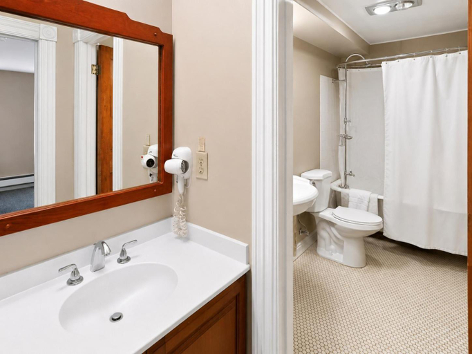Bathroom 3, Park Hotel Condominiums, Summit