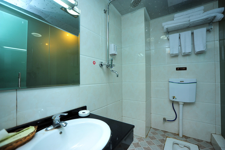 Bathroom 3, Xinxing Business Hotel, Yuxi
