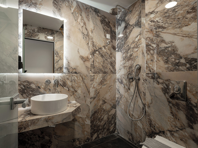 Bathroom 3, Miss Marrone City Hotel, Crete