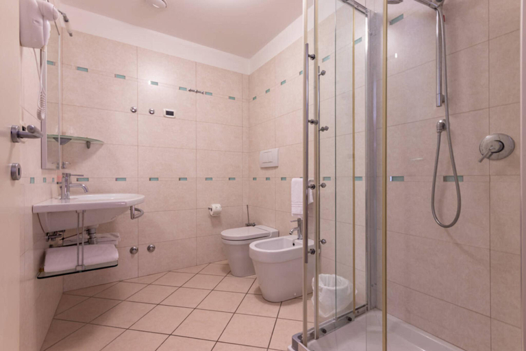 Bathroom, Spacious apartment with a bright outdoor terrace, Venezia