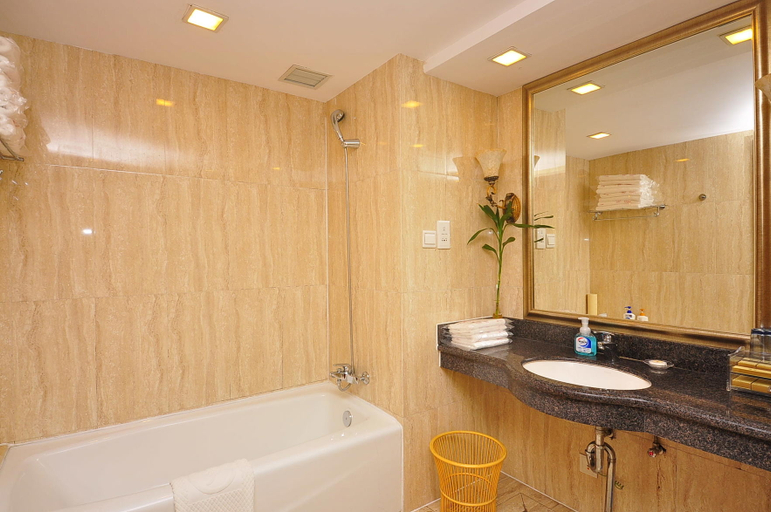Bathroom 2, ホテル(), Jinan
