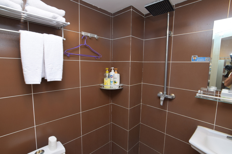 Bathroom 2, Snail House Hotel (Luoyang Railway Station David World Branch), Luoyang