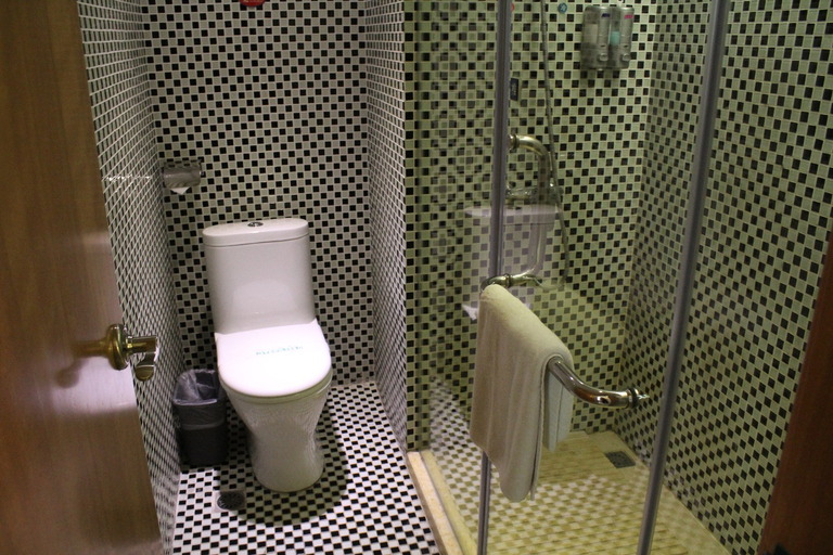 Bathroom, Miaozu Buyi Hotel, Xiangxi Tujia and Miao