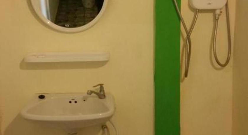 Bathroom, Golden Pearl Beach Resort, Nua Khlong