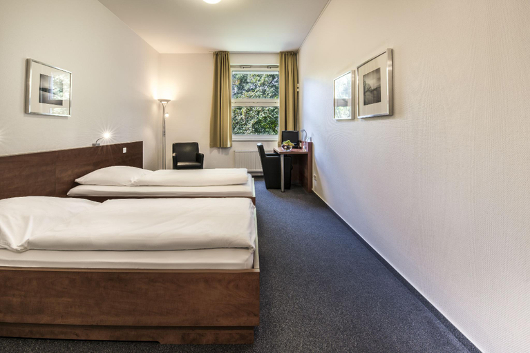 Bedroom 4, CJD Bonn Castell, Bonn