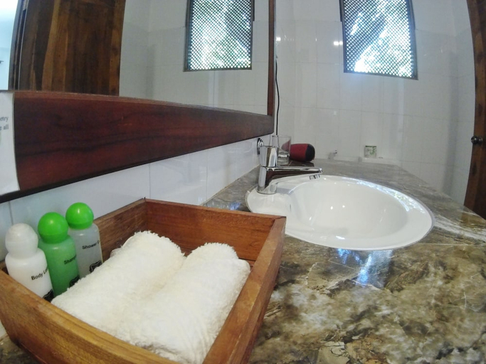Bathroom 3, Sundaras Resort & Spa, Dambulla