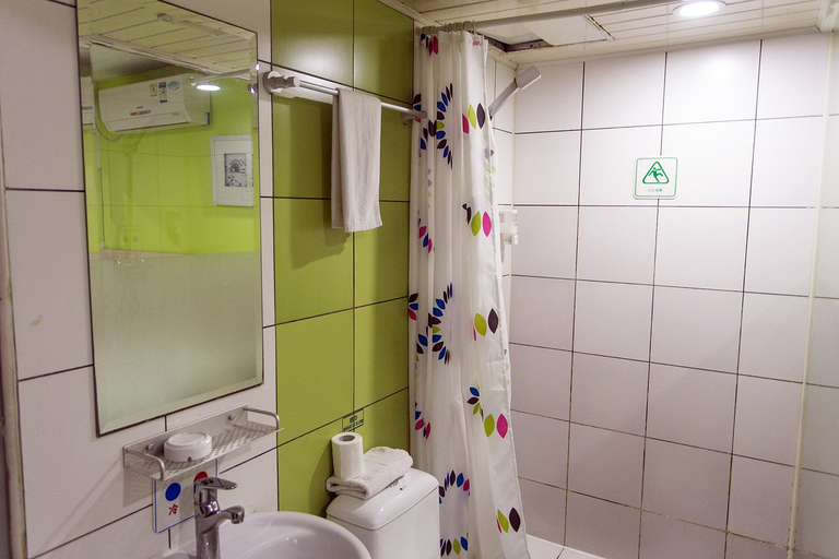 Bathroom 2, 100 Inn Suzhou Bus South Station, Suzhou