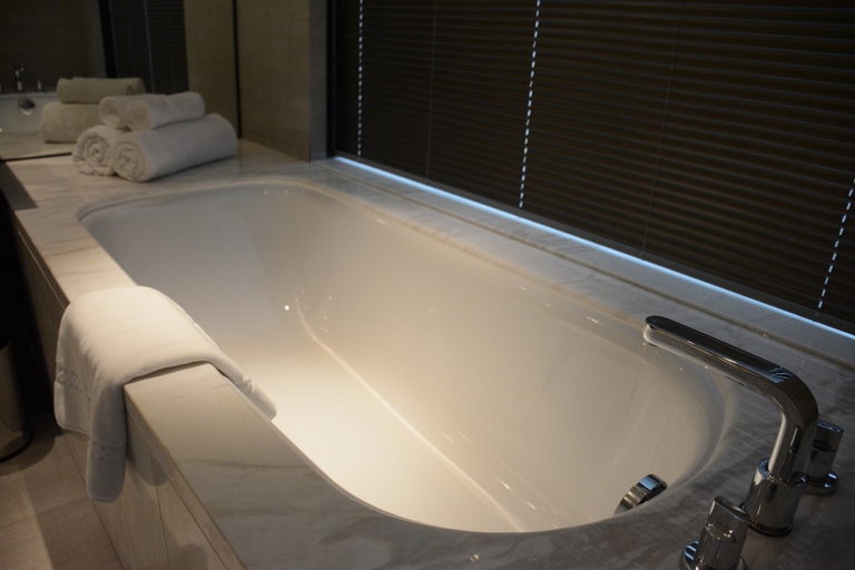 Bathroom, Greentown Rose Garden Hotel, Zhoushan