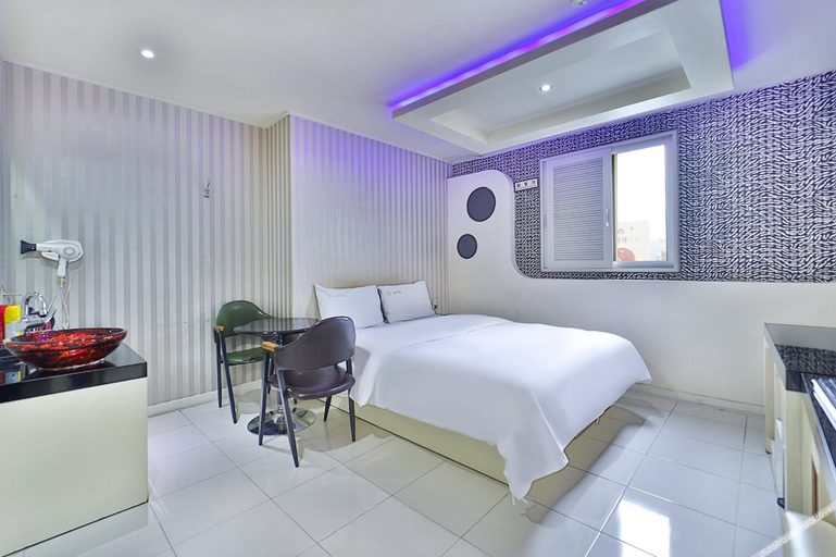 Bedroom 2, Geojedo Gohyeon V Motel, Geoje