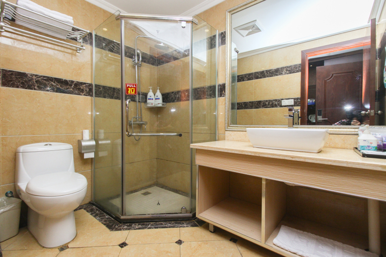 Bathroom 3, Chongqing Ba Bai Feng Traders Hotel, Chongqing