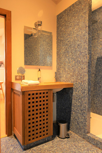 Bathroom 2, Residence Les Suites du Port - by Le Saint Ferdinand, Gironde