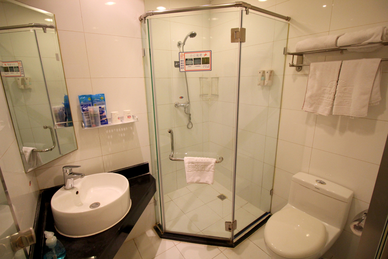 Bathroom 3, QingJu Boutique Hotel, Yantai