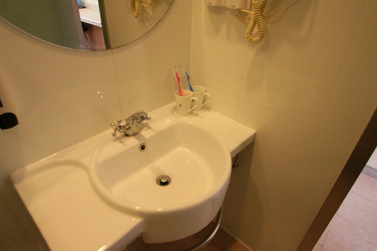 Bathroom 3, Orange Hotel Shanghai Hub Jiuting, Shanghai
