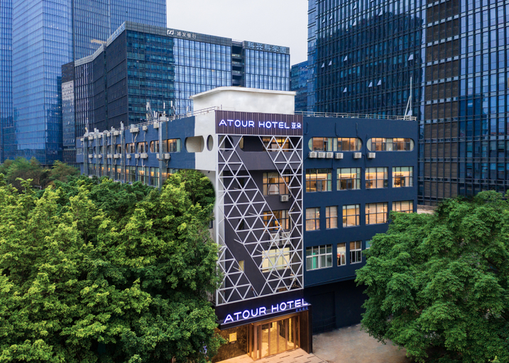 Exterior & Views