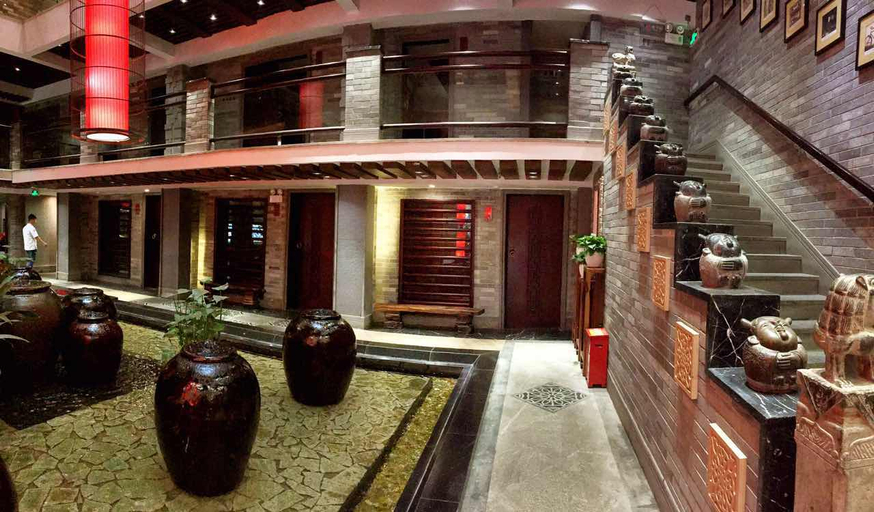 Exterior & Views
