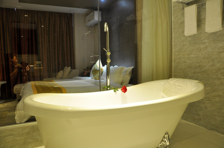 Bathroom 2, Orange Fruit Fashion Hotel (Dongguan Dalang Global Plaza), Dongguan