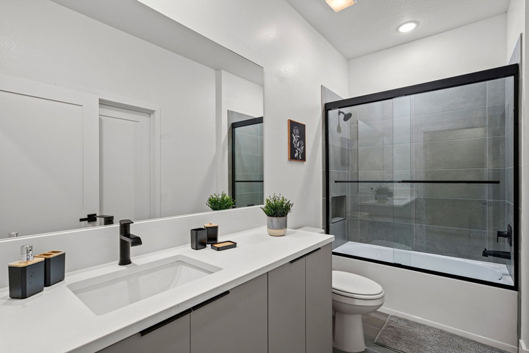 Bathroom 3, Modern 5BR Home Near Disney With Private Pool, Osceola