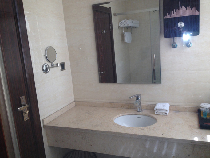 Bathroom 2, Yunding Hotel, Datong