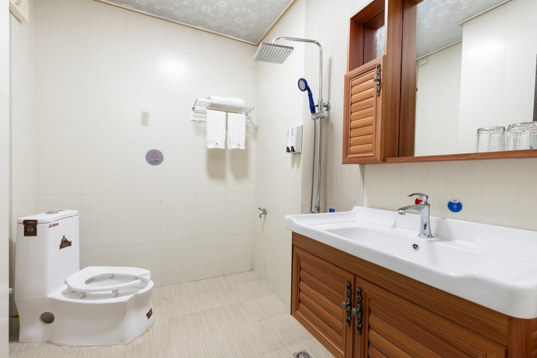 Bathroom 3, Kunming Jinju Hotel (South high speed railway station), Kunming