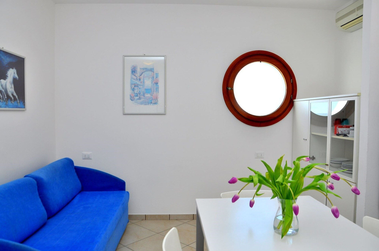Living room 4, Flat in a Seafront Building With Swimming Pool, Venezia