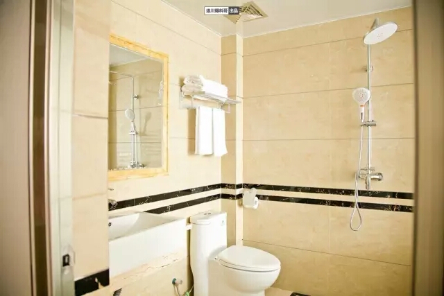 Bathroom, Fuhao Hotel Suichuan, Ji'an