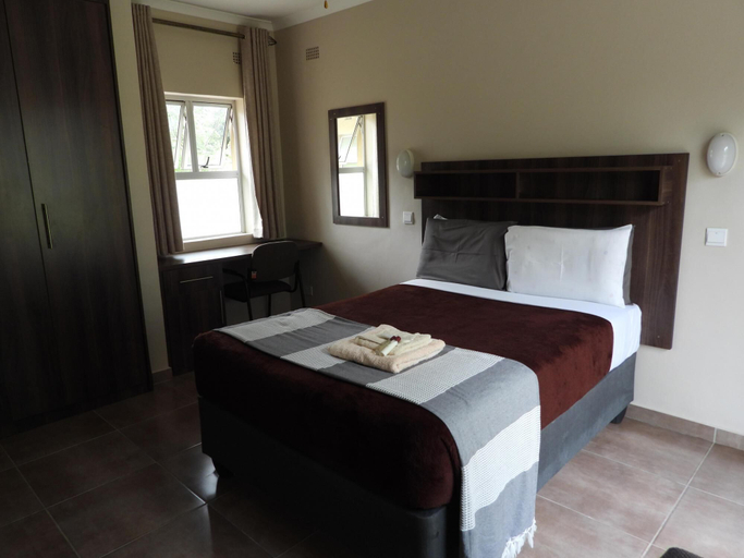 5, 2 Bedroomed Apartment With En-suite and Kitchenette - 2067, Harare