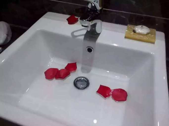 Bathroom, Hu Jing Hotel, Honghe Hani and Yi